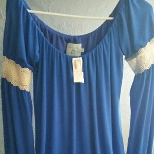 Judith March, Off or On Shoulder Top